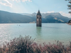 Lago_di_Resia_-_panorama_(21060362932)
